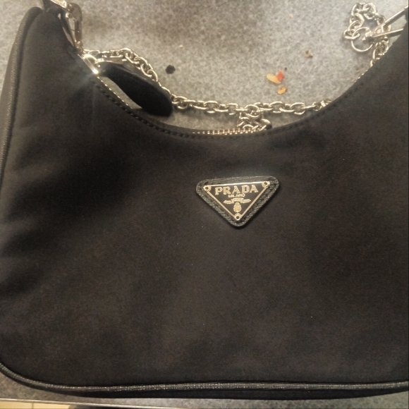 Prada purse - Picture 1 of 1
